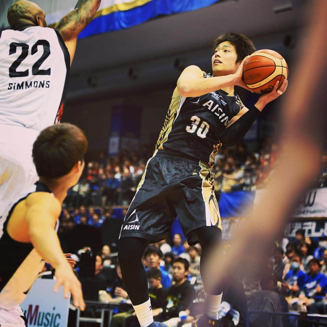 シーホース三河さんのインスタグラム写真 - (シーホース三河Instagram)「4/13(土) 三遠戦 #PHOTO 三河 91 - 83 三遠 #シーホース三河 #三遠ネオフェニックス #三河ダービー #Bリーグ」4月13日 19時42分 - go_seahorses