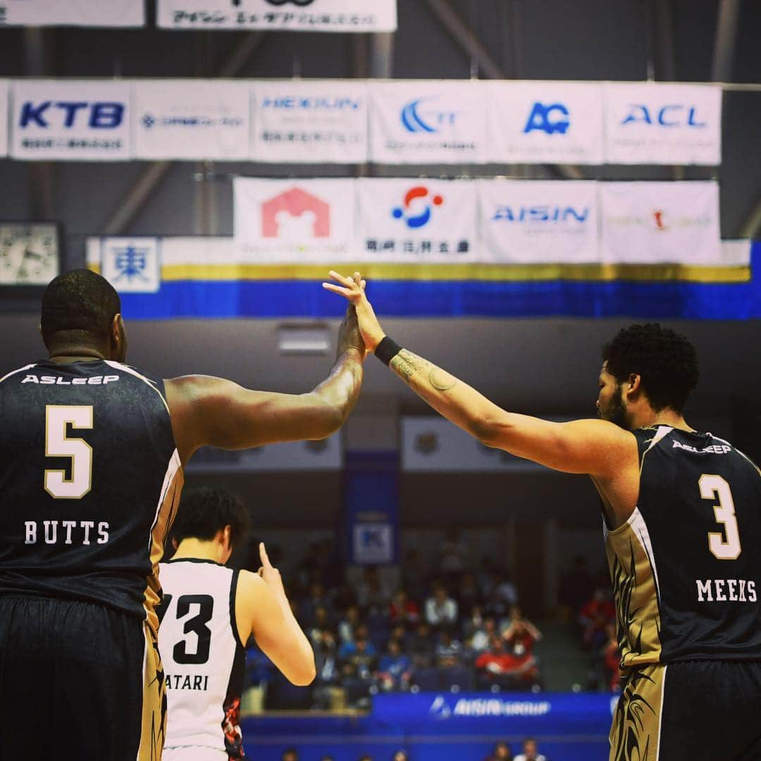 シーホース三河さんのインスタグラム写真 - (シーホース三河Instagram)「4/13(土) 三遠戦 #PHOTO 三河 91 - 83 三遠 #シーホース三河 #三遠ネオフェニックス #三河ダービー #Bリーグ」4月13日 19時42分 - go_seahorses