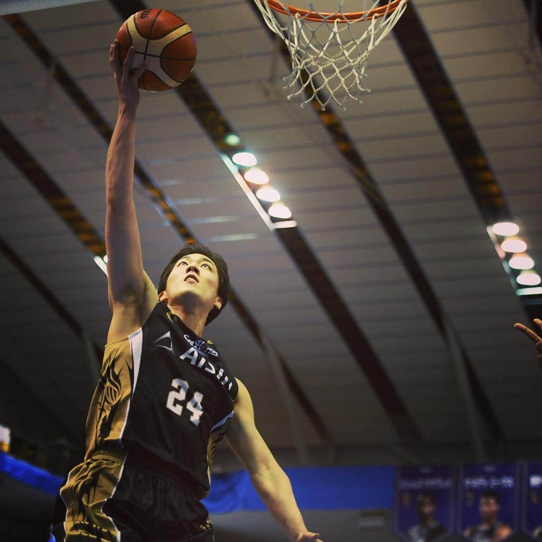 シーホース三河さんのインスタグラム写真 - (シーホース三河Instagram)「4/13(土) 三遠戦 #PHOTO 三河 91 - 83 三遠 #シーホース三河 #三遠ネオフェニックス #三河ダービー #Bリーグ」4月13日 19時42分 - go_seahorses