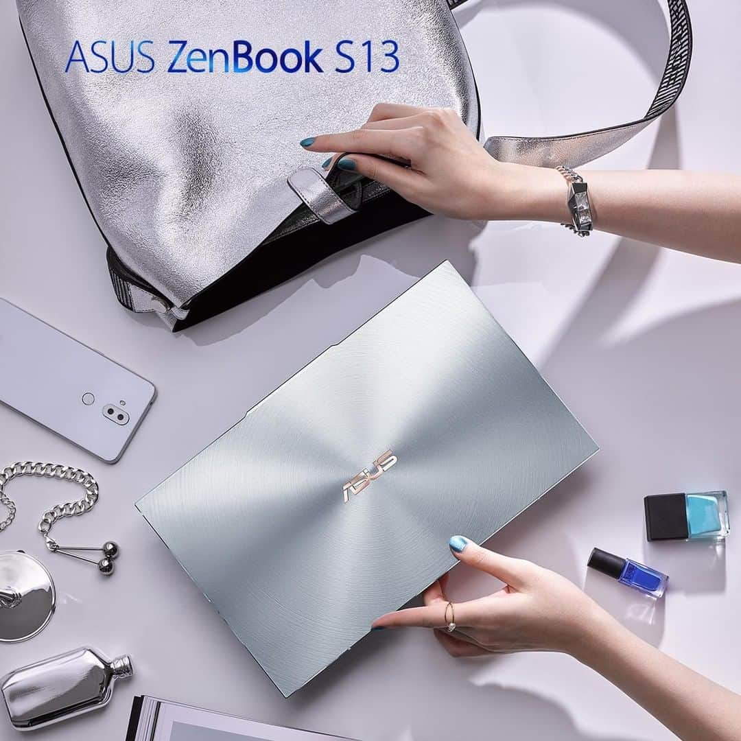 ASUSさんのインスタグラム写真 - (ASUSInstagram)「The slimmer-bezeled #ZenBook S13 is the world’s most compact 13.9” laptop, and perfect handbag fit.」4月13日 19時50分 - asus