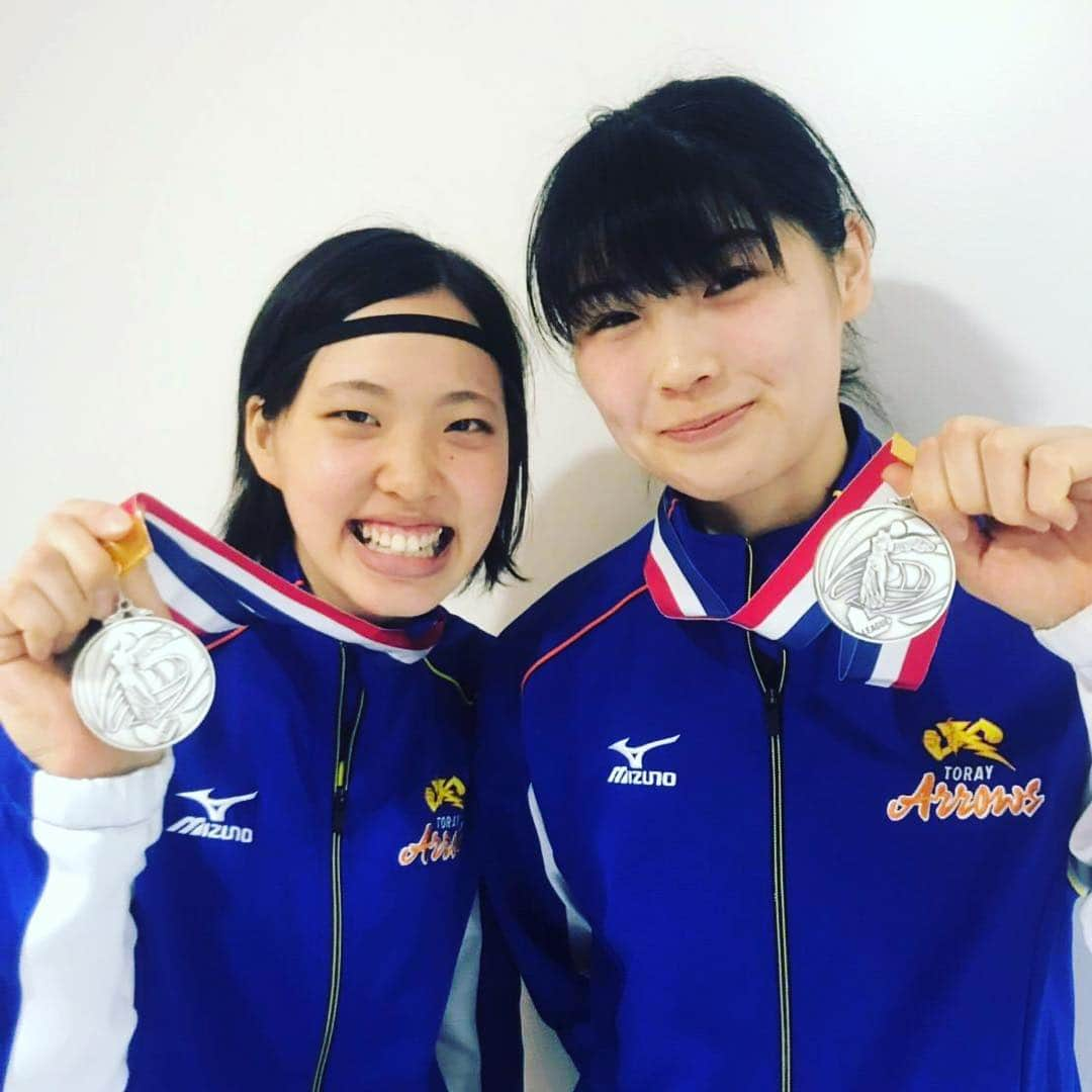 フジテレビ★バレーボールさんのインスタグラム写真 - (フジテレビ★バレーボールInstagram)「‪Vリーグ女子ファイナル🏐‬ ‪久光製薬VS東レの第2戦はフルセットの末、東レが勝利✨‬ ‪1勝1敗となりゴールデンセットに突入した大激戦を制したのは久光製薬🏆‬ ‪今季から体制を一新した『V.LEAGUE』の初代チャンピオンとなりました✨🎊‬ ‪明日は男子の初代王者が決まります💪‬ #Vリーグ #女子ファイナル #久光製薬 #連覇 #おめでとうございます」4月13日 20時02分 - fujitv_volleyball