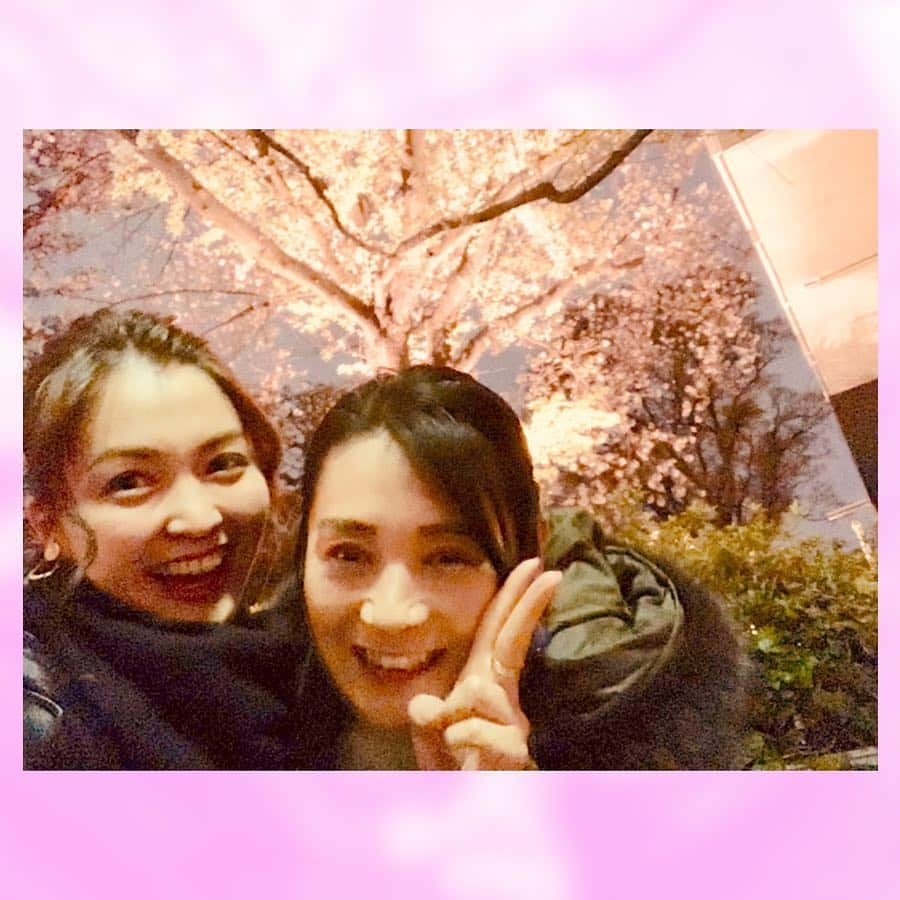 福田典子さんのインスタグラム写真 - (福田典子Instagram)「そして、先日の水原姉様とのお花見がきっと平成最後のお花見会🌸 . テレビ東京に入社したとき、隣のデスクだったのですぐに食事の約束をさせていただいてから、ずっと気にかけていただいて本当に尊敬する先輩です。 , 春！！！ . . . #お花見 #さくら #桜 #平成最後のお花見 #春 #spring #sakura #cherryblossom」4月13日 20時02分 - norikofukuda212