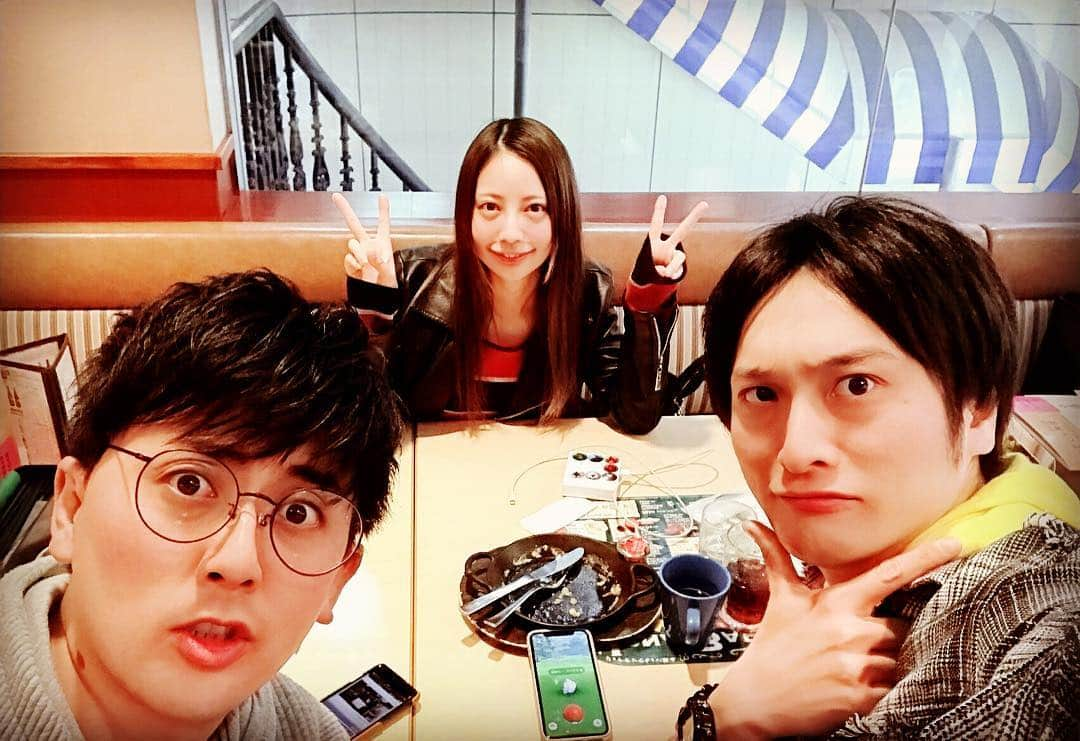 真野ゆりあさんのインスタグラム写真 - (真野ゆりあInstagram)「. 佐竹さんとJPさんとお茶会とお散歩してきた‪⸜(*ˊᵕˋ*)⸝‬ . ポケモンGOしながら散歩したから たくさん歩いていい運動✨ . 久しぶりに3人で集合できて 色々お話できて楽しかった😌💗 . . チューリップ咲いてた🌷💕 . #ビスケッティ佐竹  #JP #芸人さん  #お茶会  #お散歩  #チューリップ咲いてた🌷  #ポケモンgoしながら散歩  #たくさん歩いた🚶‍♂️ #いい運動  #用事も済んだし  #有意義な1日だった  #楽しかった😊」4月13日 19時56分 - mano_yuria