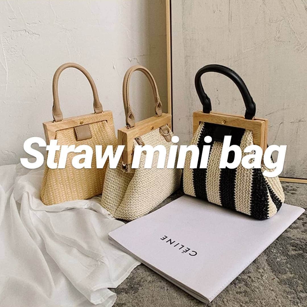 Y's Stellaさんのインスタグラム写真 - (Y's StellaInstagram)「✔️Straw mini bag . 斜めがけも出来ちゃう❤️ かわいいミニバッグ新登場❤️ GWのお出かけ用にも✨ お早めにご検討下さい♪. . Price:¥4,000- DMからのご注文で5%OFF 詳細はOnline shopをご覧下さい . . . #ミニバッグ #今日の服 #今日のコーデ #コーディネート #ストローバッグ #コーデ #プチプラ #プチプラファッション #リボン #ピクニック #シンプルコーデ #ショルダーバッグ #バカンス #アクセ #ママコーデ #ママファッション #ヴァレンチノ #ママ #かわいい #ピアス #リボン #ザラジョ #ザラ #チェスティ  #restir #mylan #yokochan」4月13日 19時59分 - ys_stella_shop