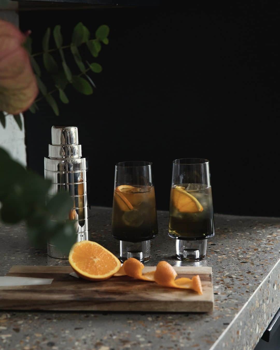 MR PORTERのインスタグラム：「Saturday: Shaken 🍸⁣ -⁣ 🛒 High Ball Glasses (1122754) @tomdixonstudio. #MRPORTER」