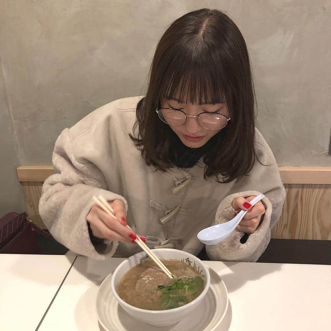 CHIHARUさんのインスタグラム写真 - (CHIHARUInstagram)「#ラーメン博物館 。3年前の夏ぶりに行ってきた。細麺好きです。三杯食べた。喜ぶ、胃。ラーメンとは？。🍜🍜🍜 #ramen #ハッちゃん #龍上海 #こむらさき #japan #yokohama #instafood #instalike#instagood #followme」4月13日 20時06分 - chihalook1108