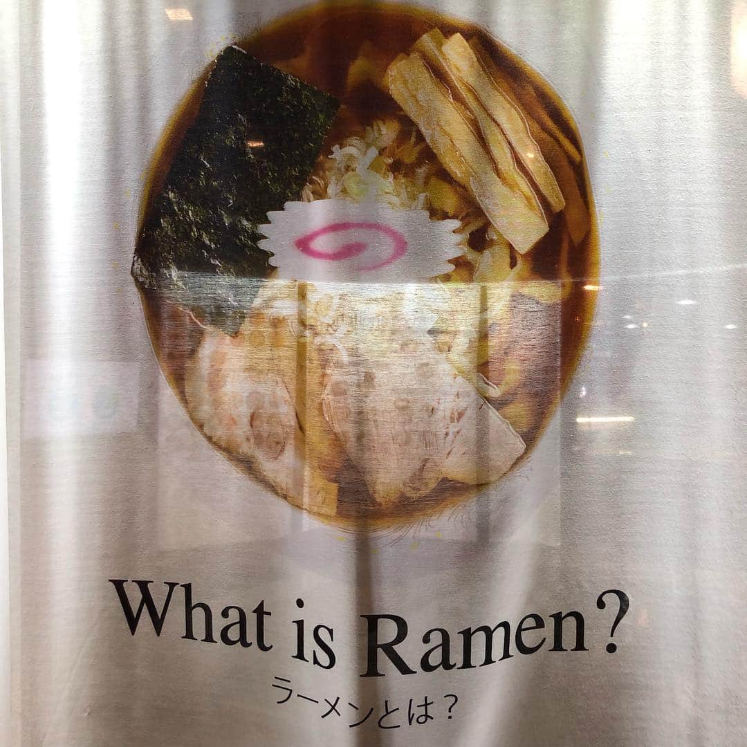 CHIHARUさんのインスタグラム写真 - (CHIHARUInstagram)「#ラーメン博物館 。3年前の夏ぶりに行ってきた。細麺好きです。三杯食べた。喜ぶ、胃。ラーメンとは？。🍜🍜🍜 #ramen #ハッちゃん #龍上海 #こむらさき #japan #yokohama #instafood #instalike#instagood #followme」4月13日 20時06分 - chihalook1108