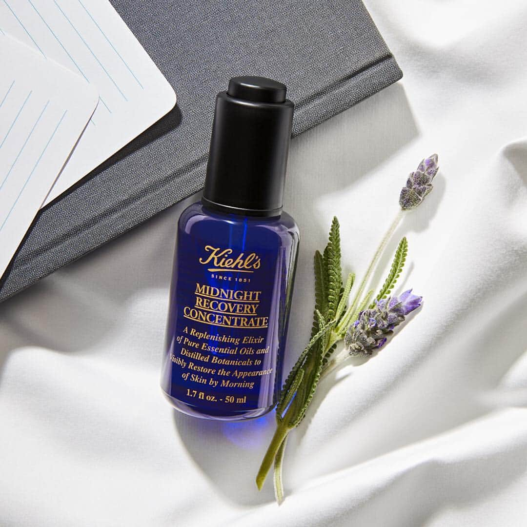 キールズ Kiehl's Japanさんのインスタグラム写真 - (キールズ Kiehl's JapanInstagram)「‪忙しくて、つい週末に夜更かしをしてしまった、なんて時には、夜用美容オイルをスキンケアに加えてみてはいかが⁉️‬ ‪キールズのミッドナイトオイルなら、たっぷり寝た日の朝のような、透明感のあるお肌に🌙‬ @kiehlsjp #キールズ #ミッドナイトオイル #乾燥 #夜用美容オイル #美容オイル #オイル美容 #オイルケア #オイル #マスク #スペシャルケア #Kiehls #Skincare」4月13日 20時20分 - kiehlsjp