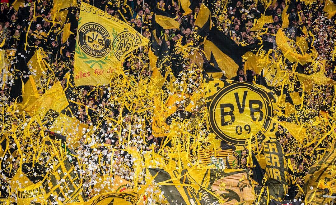 ボルシア・ドルトムントさんのインスタグラム写真 - (ボルシア・ドルトムントInstagram)「🖤💛 So much love for this!  #borussiadortmund #fans #signalidunapark #dortmund #homegame #matchday #bvb #spieltag #bundesliga #bvbm05 #mainz05 #mainz #💛 #⚽️」4月14日 1時48分 - bvb09