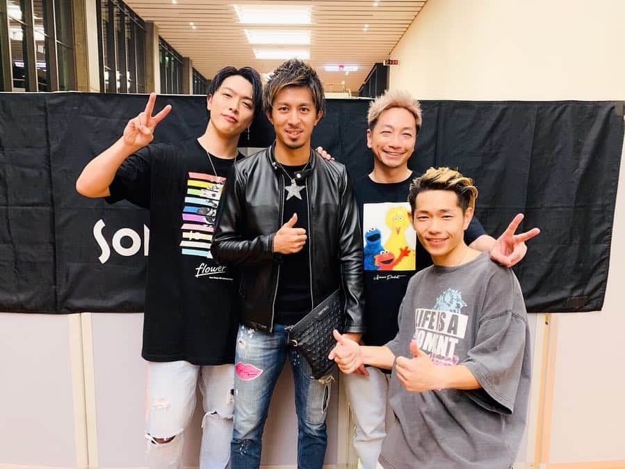 藤光謙司さんのインスタグラム写真 - (藤光謙司Instagram)「* eyeronさんのご招待でSonar Pocket 10th Anniversary Tour flowerいってきました✨  会場の一体感や歌声から伝わってくる想いはやっぱり生で聴かないと味わえないですね😌 最高にカッコよかったです👍  いい刺激になりました！ eyeronさんありがとうございました(*^^*) #ソナポケ #10周年 #flower #さいくぅー #eyeronさん」4月13日 20時22分 - gold_kenny51