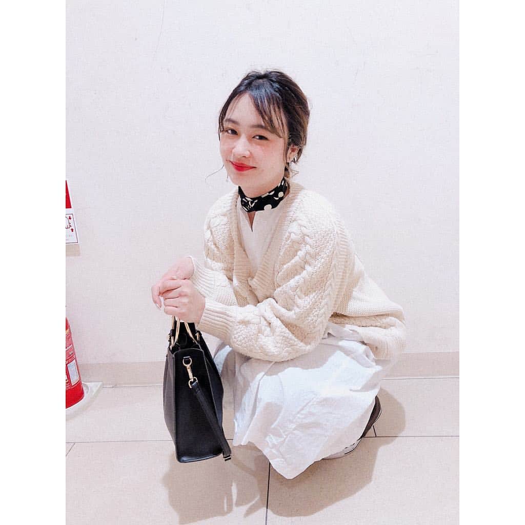 ena..*加藤 恵梨奈さんのインスタグラム写真 - (ena..*加藤 恵梨奈Instagram)「#code . . onepiece @shopcare_insta  bag @beautyandyouth_official  cardigan @ropepicnic_official  piece @te_to_me  watch @cartier . . FAMILY👨‍👨‍👧‍👦💗DAY お買い物して満足な1日でした✨ . . . #family #家族 #休日 #ママ活 #ママコーデ #mama #mamamoo #mamagirl #freemodel #freelancemodel #インフルエンサー #インスタグラマー #ena_pi」4月13日 20時22分 - e_n_a_p_i