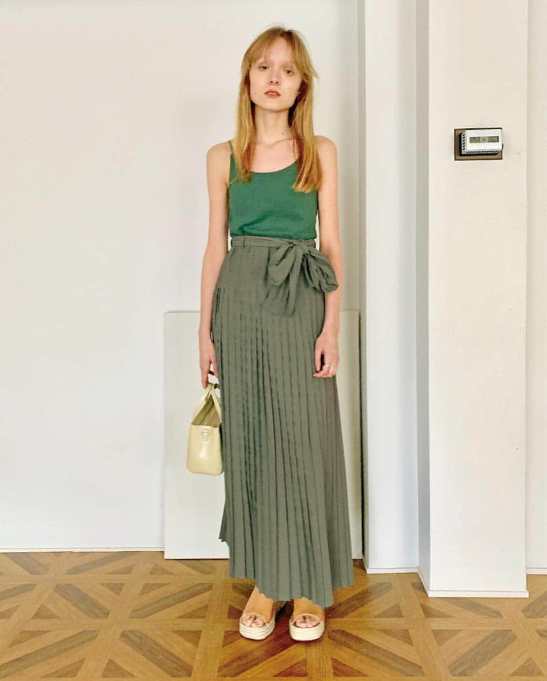 マウジーさんのインスタグラム写真 - (マウジーInstagram)「2019 Apr. LOOK BOOK ---------------------------------------- <店舗・WEBストアにて発売中> ■HIGH WAIST PENCIL SKIRT(010CSG30-1950) #MOUSSYCapsuleCollection ■CLASP SHOULDER BAG(010CST51-2310) ■SQUARE TOE STRAP PUMPS(010CSH52-1550) ㅤㅤㅤㅤㅤㅤㅤㅤㅤㅤㅤㅤㅤ <店舗・WEBストア：4/26(金)発売予定> ■RANDOM RIB ONE SHOULDER TOP(010CSW80-0930) ---------------------------------------- <店舗・WEBストアにて発売中> ■BACK SCOOP CAMISOLE(010CSW80-0920) ■BACK RIBBON PLEATS SKIRT(010CSG30-1940) ■MIDI HANDLE PATENT BAG(010CSH51-1510) ---------------------------------------- <店舗・WEBストアにて発売中> ■VOLUME SLEEVE BLOUSE(010CSF30-1190) ■COLOR SCHEME WIDE PANTS(010CSW30-1960) ■SQUARE TOE STRAP PUMPS(010CSH52-1550) ■CLEAR FLAME EYEWEAR(010CSS53-1070) ---------------------------------------- #MOUSSY #MOUSSY_CC」4月13日 20時36分 - moussyofficial