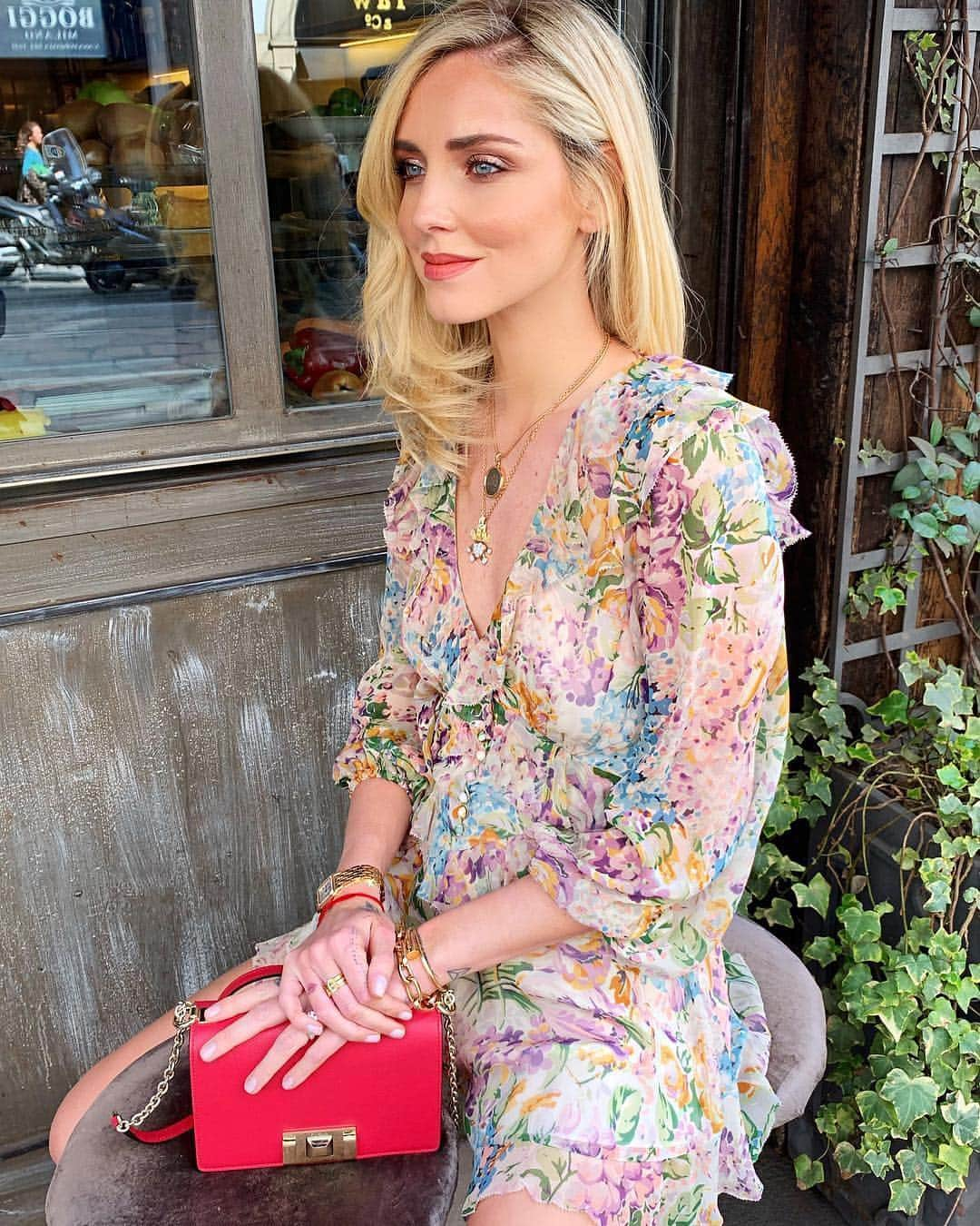 Blonde Saladさんのインスタグラム写真 - (Blonde SaladInstagram)「THE UN-TRENDY TREND: floral mini dresses are the Spring evergreen that all of us can do without💐But which are the hottest? Find it out on our mag!🔥 #theblondesalad #trend #floralminidress #floral #chiaraferragni #pattern」4月13日 20時36分 - theblondesalad