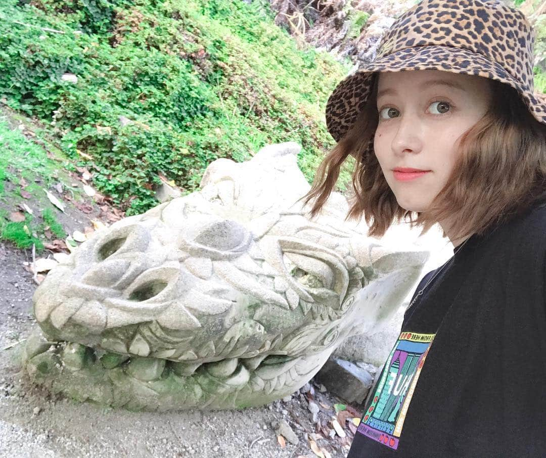 ドーキンズ英里奈さんのインスタグラム写真 - (ドーキンズ英里奈Instagram)「My Dragon🐉 ㅤ おばあちゃんが管理に携わっている 公園にいる、大きな竜😆 ㅤ 私が小さい頃に作られて、 いまや公園の人気スポット✨✨ ㅤ ㅤ #tepunaquarrypark #tepunaquarry  #newzealand #tepuna #dragon #ニュージーランド #竜  #senseofgrace #SOG2019SS  #chao_app」4月13日 20時46分 - erinadawkins