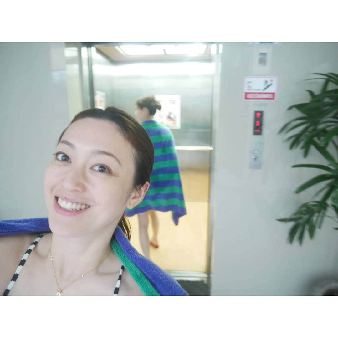 池田夏希さんのインスタグラム写真 - (池田夏希Instagram)「Pool👙🌺🌴☀ . . #バリ島 #海外旅行 #プール #水着 #ホテル #水着のまま移動 #色んなプール入った #bali #baliindonesia #travel #travelphotography #pool #swimsuit #hotel #selftimer #selfie」4月13日 20時47分 - natsukiikeda624