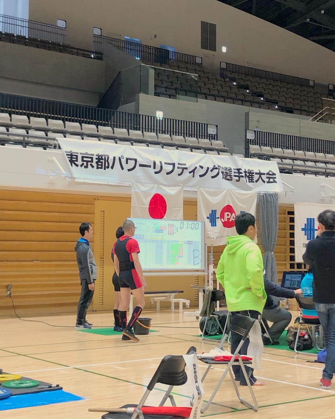田中亜弥さんのインスタグラム写真 - (田中亜弥Instagram)「【東京パワー】 今日は東京都パワーリフティング選手権大会のお手伝いでMCしてきました🤗✨ 公式大会では初めてだったので、緊張しましたが、周りの方々に沢山助けられました😂💓 こうして運営側にも携わることで、パワーの大会を開催することの大変さを少しでも感じることが出来、とてもいい経験になりました💛  選手、関係者の皆さんお疲れ様でした😆✌️ 熱い戦いにいい刺激ももらえたし、私も練習頑張ります🏋️‍♀️ #東京都パワーリフティング選手権大会  #東京都パワーリフティング協会  #パワーリフティング #パワーリフター #powerlifting #powerlifter #mc  #パワーリフティング女子 #筋トレ女子 #筋肉女子 #駒沢体育館  #駒沢公園屋内球技場」4月13日 20時50分 - tanakaaya81