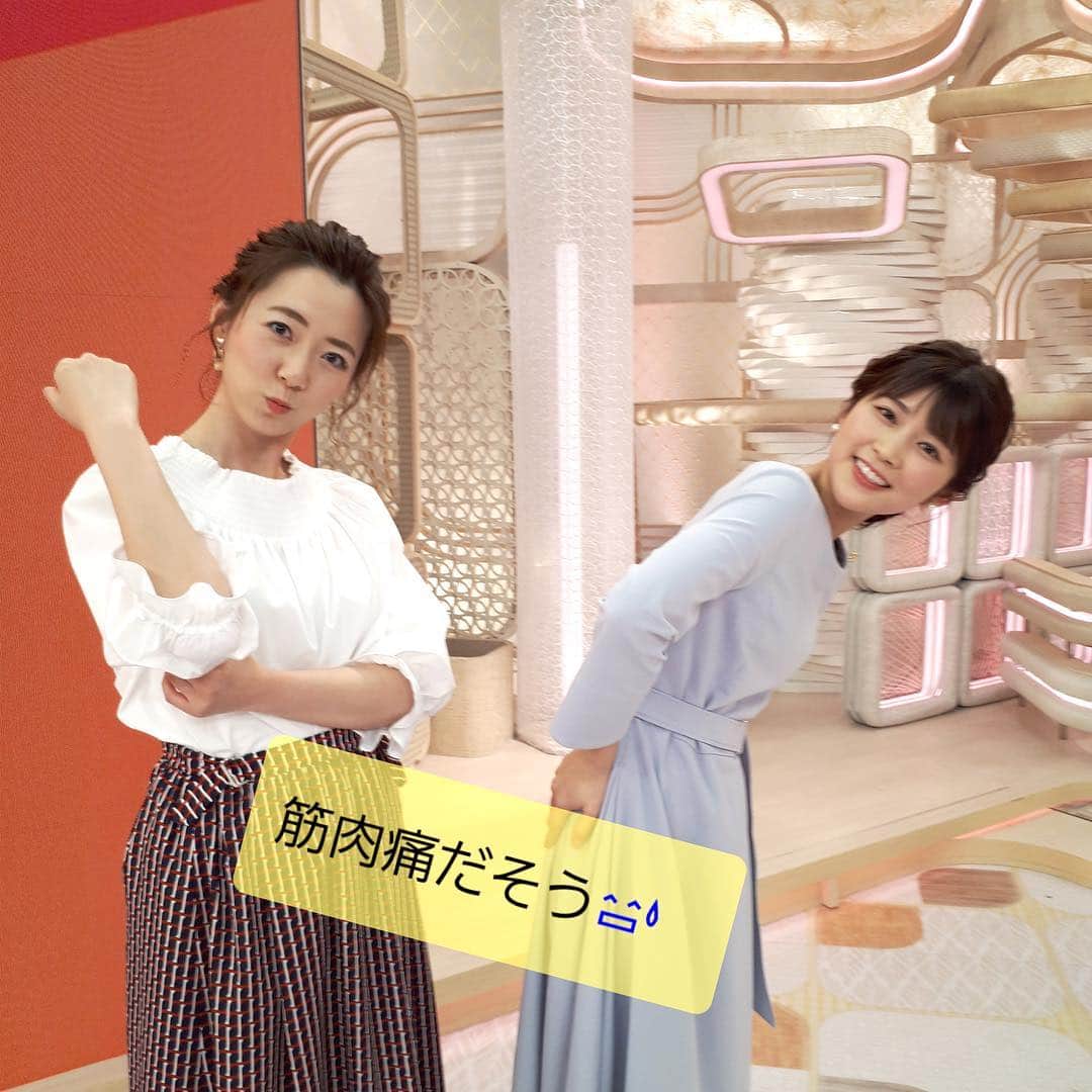 フジテレビ「プライムニュース イブニング」さんのインスタグラム写真 - (フジテレビ「プライムニュース イブニング」Instagram)「東京パラリンピックまで 500日となりました‼️。﻿ 来年の今頃って、 どれくらい盛り上がっているんでしょうね🤔。﻿ ﻿ 生で一番見たい競技を聞きました。﻿ 野島アナ　卓球﻿🏓 竹内アナ　テニス🎾﻿ 内田アナ　あれもこれもと選べないそう😊 ﻿ そして、きょうも 選手になりきってもらいました😁😁。﻿ 竹内アナはテニスのサーブ、﻿ 内田アナはパラ競技、﻿ トライアスロンのハンドサイクル だそう。 ﻿ "(-""-)""(-""-)"。﻿ なんだか、よくわかりませ〜ん。﻿ ﻿ #東京パラリンピック﻿ #卓球﻿ #テニス﻿ #なりきり﻿ #前髪アップ﻿ ﻿ #竹内友佳﻿ ワンピース #アンタイトル @world_onlinestore﻿ #野島卓﻿ ネクタイ #フェアファックス @fairfaxtokyo﻿ #内田嶺衣奈 @reina.uchida﻿ トップス　スカート #マダムジョコンダ #ラジョコンダ @lapine_onlinestore﻿ ﻿ #加藤綾子 #風間晋 #木村拓也 #酒井千佳 #荘口彰久 #副島淳 #福原直英 #佐々木恭子 #小澤陽子 #海老原優香 #安宅晃樹 ﻿ #フジテレビ #アナウンサー #livenews_it」4月13日 21時04分 - livenews_it