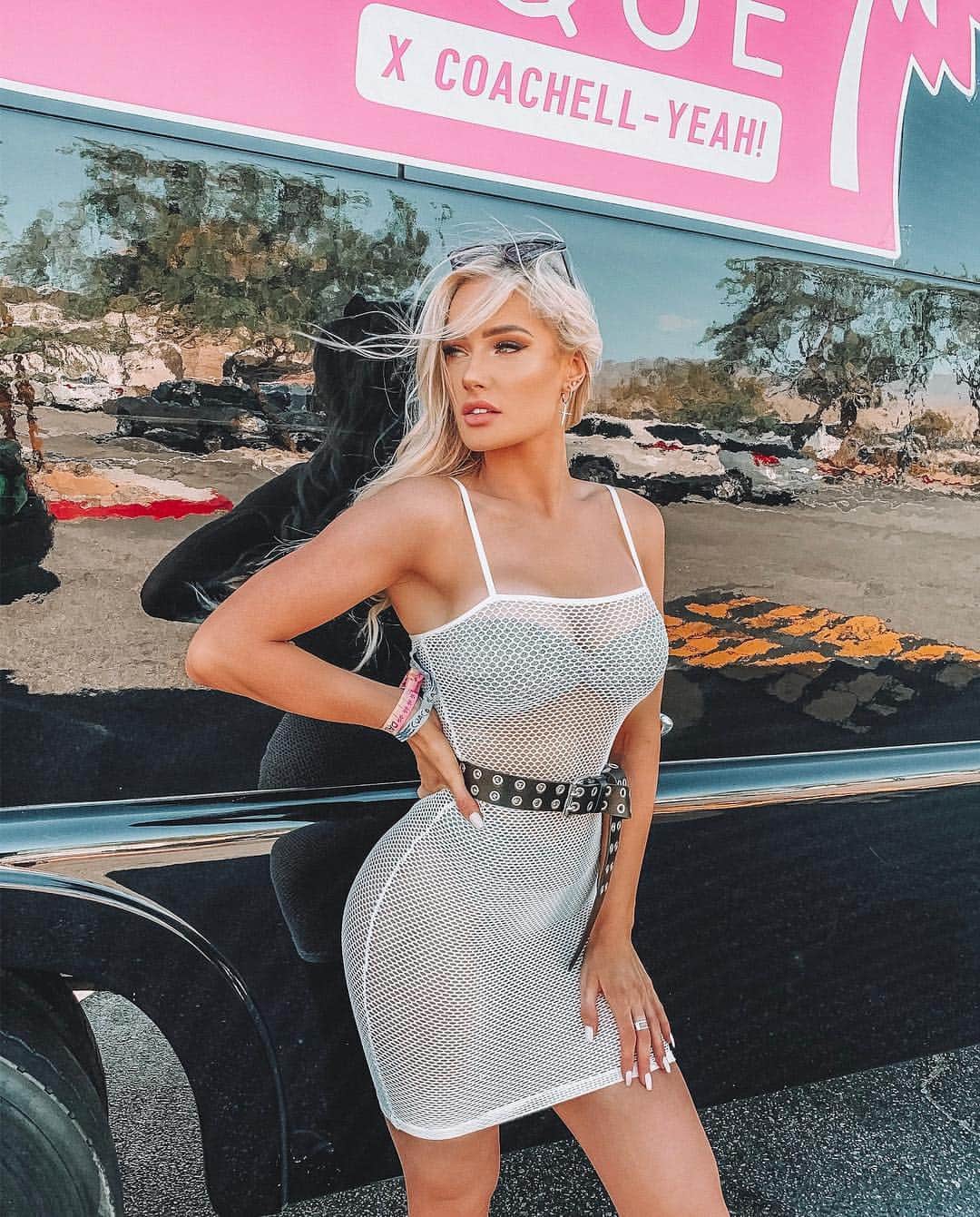 Beginning Boutiqueさんのインスタグラム写真 - (Beginning BoutiqueInstagram)「Head to toe slay ⚡️ Yasss Queen! @alexprout is goals in the Kiki Dress White! Tap to shop!」4月13日 21時00分 - beginningboutique