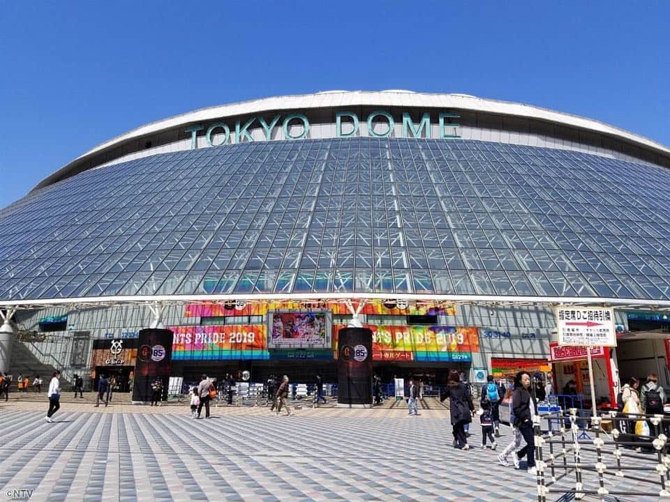 ズームイン!!サタデーさんのインスタグラム写真 - (ズームイン!!サタデーInstagram)「⚾️ズムサタデーの始球式はあ～みん💕 Ｇ戦士の皆さんの🔥熱ケツ指導に感謝だボー💖 . 「長身から振り下ろされる豪速球に、みんなが唖然とする…予定💗」 byあ～みん . 球速170km/h出すって言ってましたからね☄️ 👀後ろ姿が全員、熱ケツのミヤちゃんになっているとも知らず… . 💦義堂アナ、宮本コーチのインタビューにも成功しました✌🏻 #G戦士 #坂本工宜 #桜井俊貴 #大江竜聖 #宮本和知 #宮本和知のカーディガンTシャツ #始球式 #山崎あみ #あーみん #サタボー #辻岡義堂 #望月理恵 #ズムサタ #4月13日 #ズムサタデー #読売巨人軍 #ジャイアンツ #東京ドーム #ヤクルト戦」4月13日 21時01分 - zumusata
