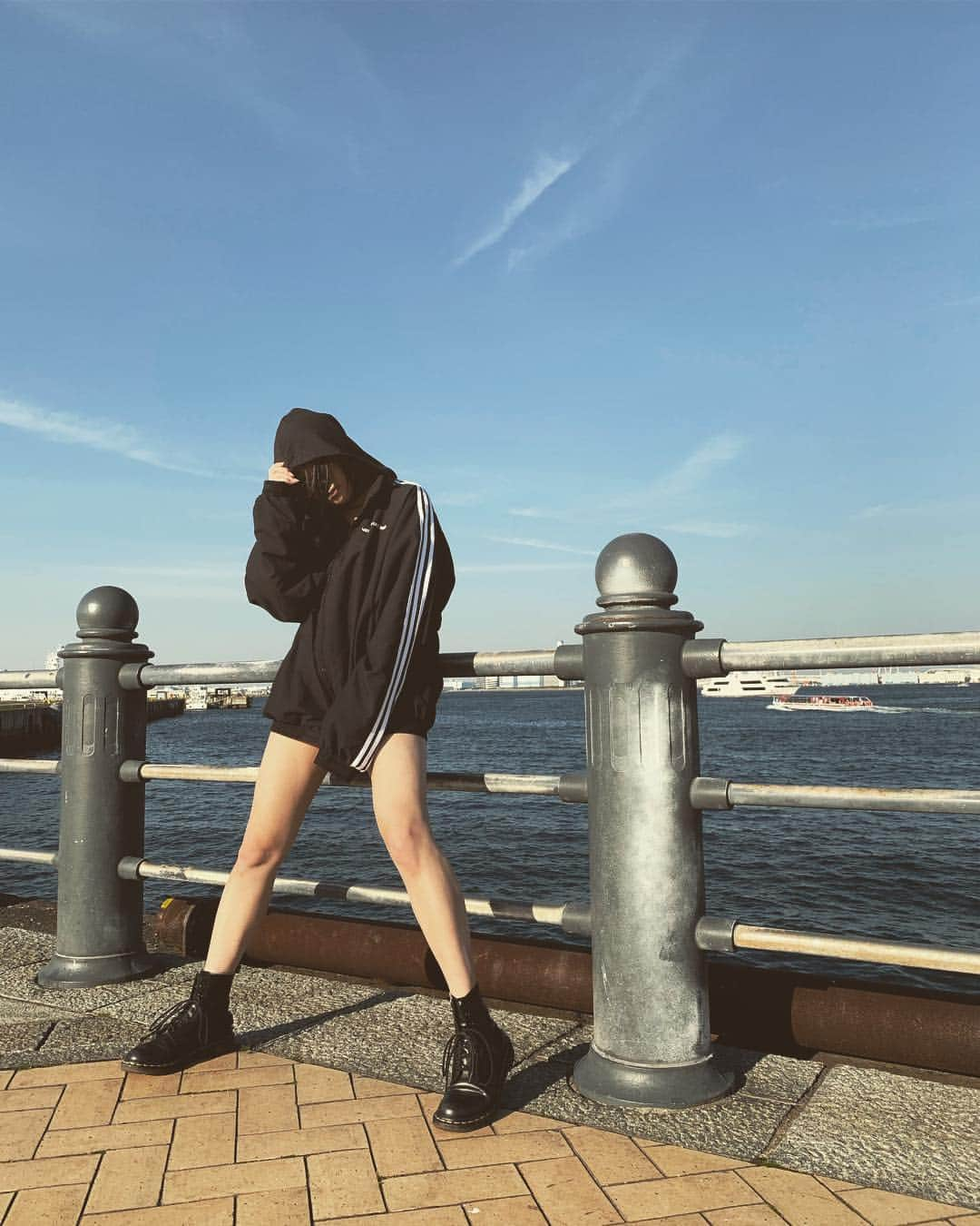 水野絵梨奈さんのインスタグラム写真 - (水野絵梨奈Instagram)「Fashion  Woven Jaket : @adidas @gosharubchinskiy  ①カッコつけた ②なんかぽくしてみた ③笑っちゃった ④頑張って足長くみせた  #elinamizuno #水野絵梨奈 #みずのえりな #fashion #adidas #gosharubchinskiy #gosharubchinskiyadidas」4月13日 21時21分 - elina_mizuno