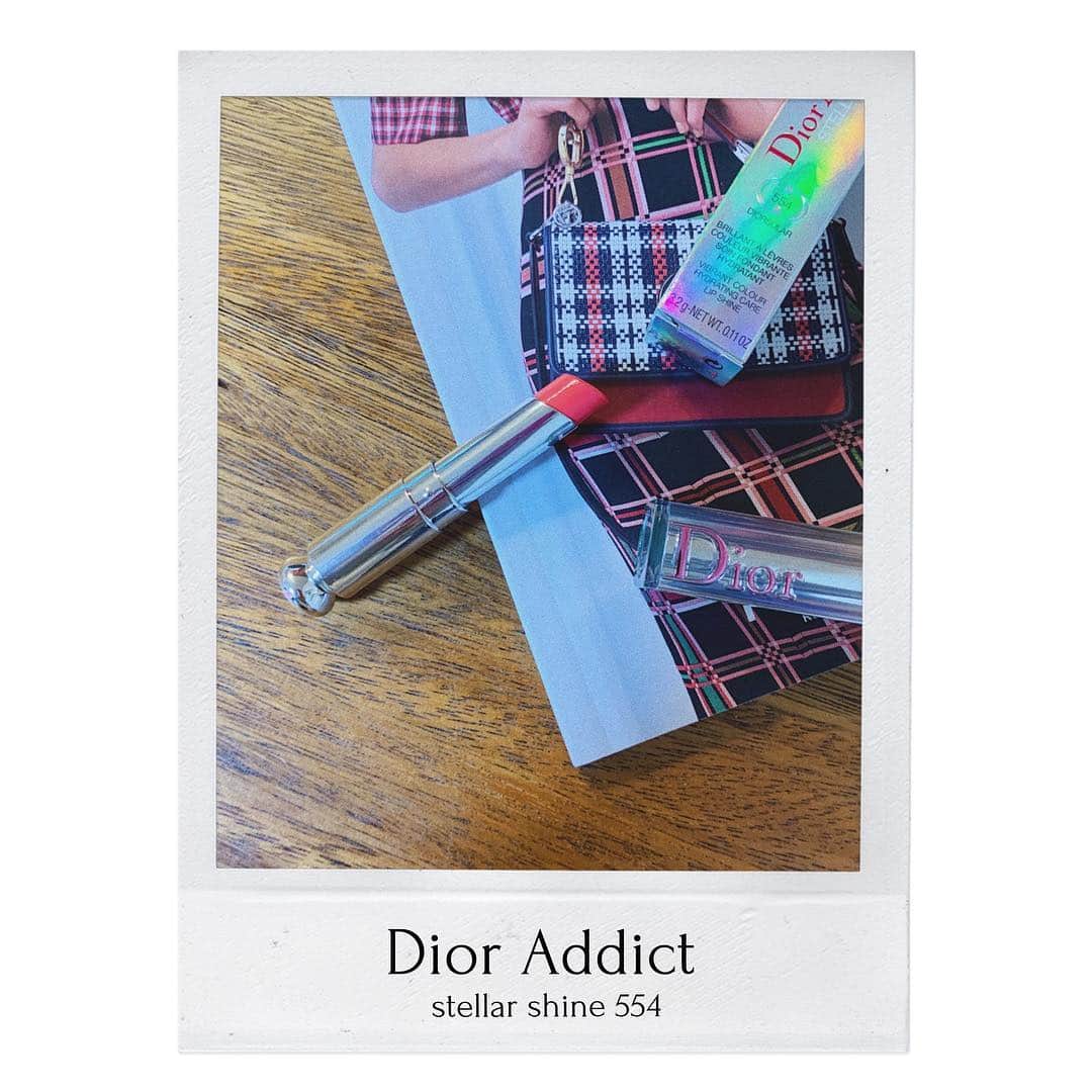 小祝麻里亜さんのインスタグラム写真 - (小祝麻里亜Instagram)「ディオールの新作リップ💄 ． Dior Addictのステラーシャイン。色番は554 ディオールソーラーです。2枚目は動画、3枚目に使用アイテム載せてます。 ． 春らしいピンクは顔色を明るくしてくれるし、今シーズン多く出てるベージュの洋服にも相性抜群かと！ ． 塗り心地は口紅より軽いテクスチャーで、塗りやすかったです🙆‍♀️🌸」4月13日 21時14分 - maria_koiwai