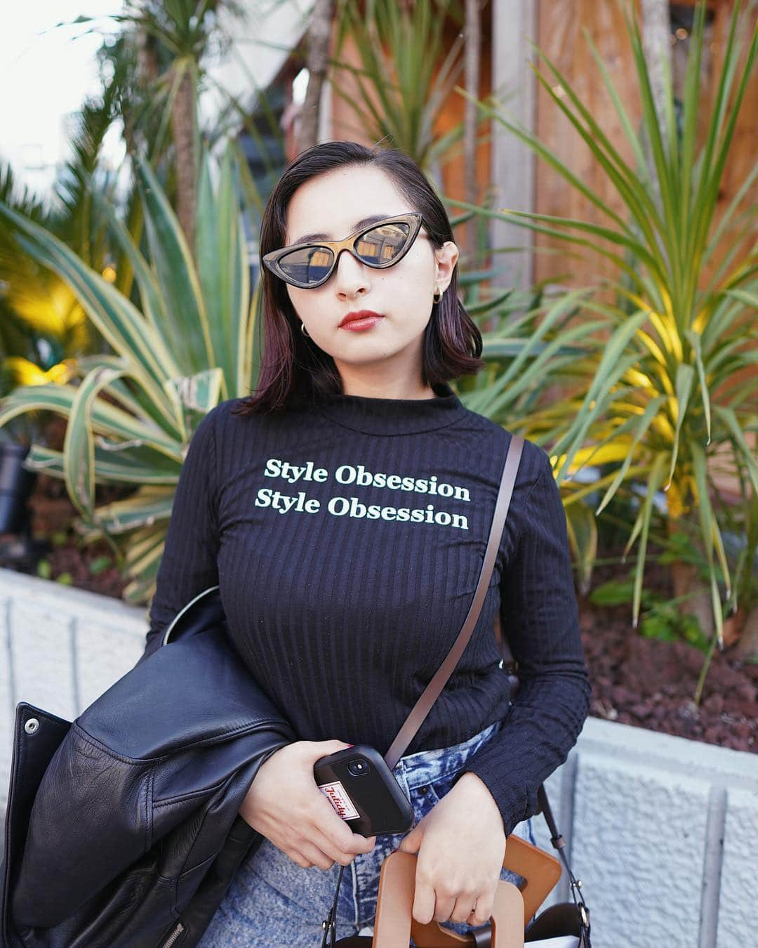 Julia Castroさんのインスタグラム写真 - (Julia CastroInstagram)「春になって黒にハマる✔️✔️✔️ * #spring #fashion #ootd #outfit #outfitoftheday  #blackstyle #black #blackfashion #sunglasses #glasses  #tokyo #japan #ファッション #服 #春服 #春ファッション #春コーデ #黒 #黒コーデ #サングラス #女の子 #赤リップ #YouTube載せたので見てね #julifashion」4月13日 21時18分 - julia.c.0209