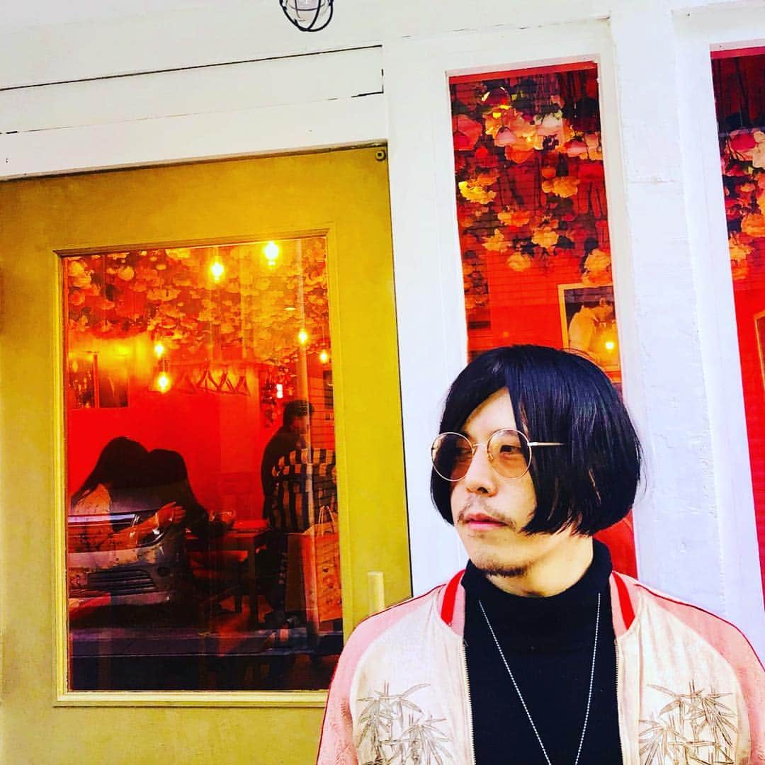 小林唯さんのインスタグラム写真 - (小林唯Instagram)「浅草楽しい。 顔ハメがシャイニング感ある。」4月13日 21時23分 - yui3651