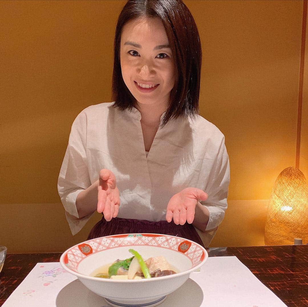鈴木芳奈のインスタグラム：「観劇してからのお食事☺︎✨ 素敵なお料理いただいて満足🌸 雰囲気もいいし、お皿たちもすてき。 舞台はお写真もらってから載せるよ〜☺︎ #観劇 #銀座左近太郎」