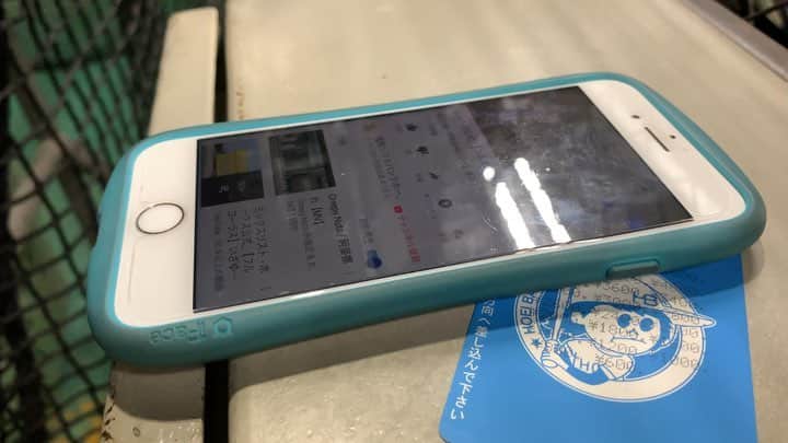 のインスタグラム：「. . 秘密の特訓をしに来たら 同じく秘密の特訓をしている後輩がいました。 （本当に偶然） . BGMまでつけて気合入れてます。 （彼は九州の出身です） . #バッティングセンター #久保田康祐 アナ #明日試合らしい #晴れるといいね」