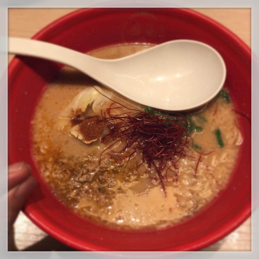 山崎勝之さんのインスタグラム写真 - (山崎勝之Instagram)「仕事終わり、 ラーメン食べて帰る！ 夕飯食べないでそのまま帰って寝ようかと思ったけど、無理だった…」4月13日 21時53分 - chan_yama