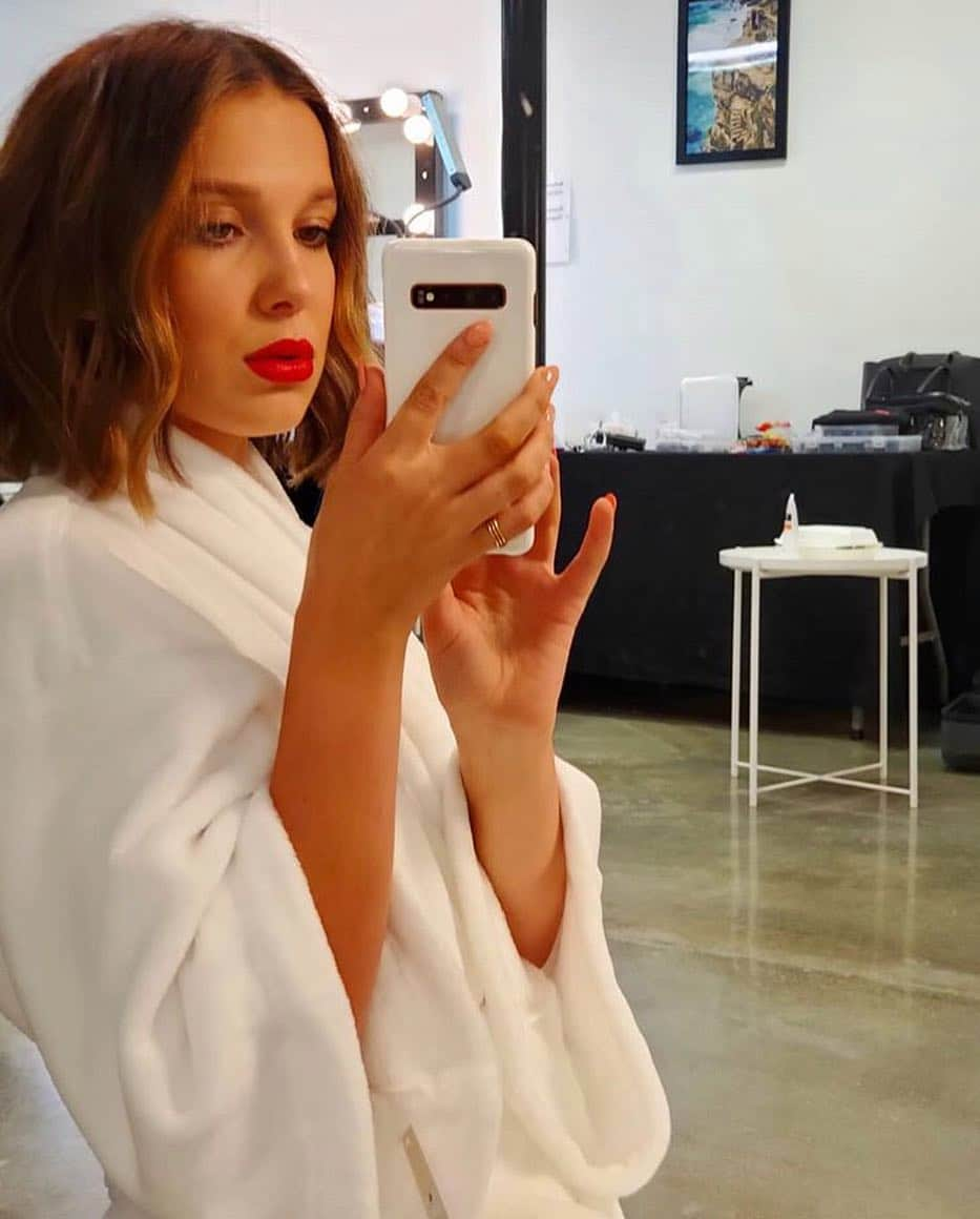 Teen Vogueさんのインスタグラム写真 - (Teen VogueInstagram)「Gonna need your red lip tutorial @milliebobbybrown thx 💋」4月13日 22時11分 - teenvogue