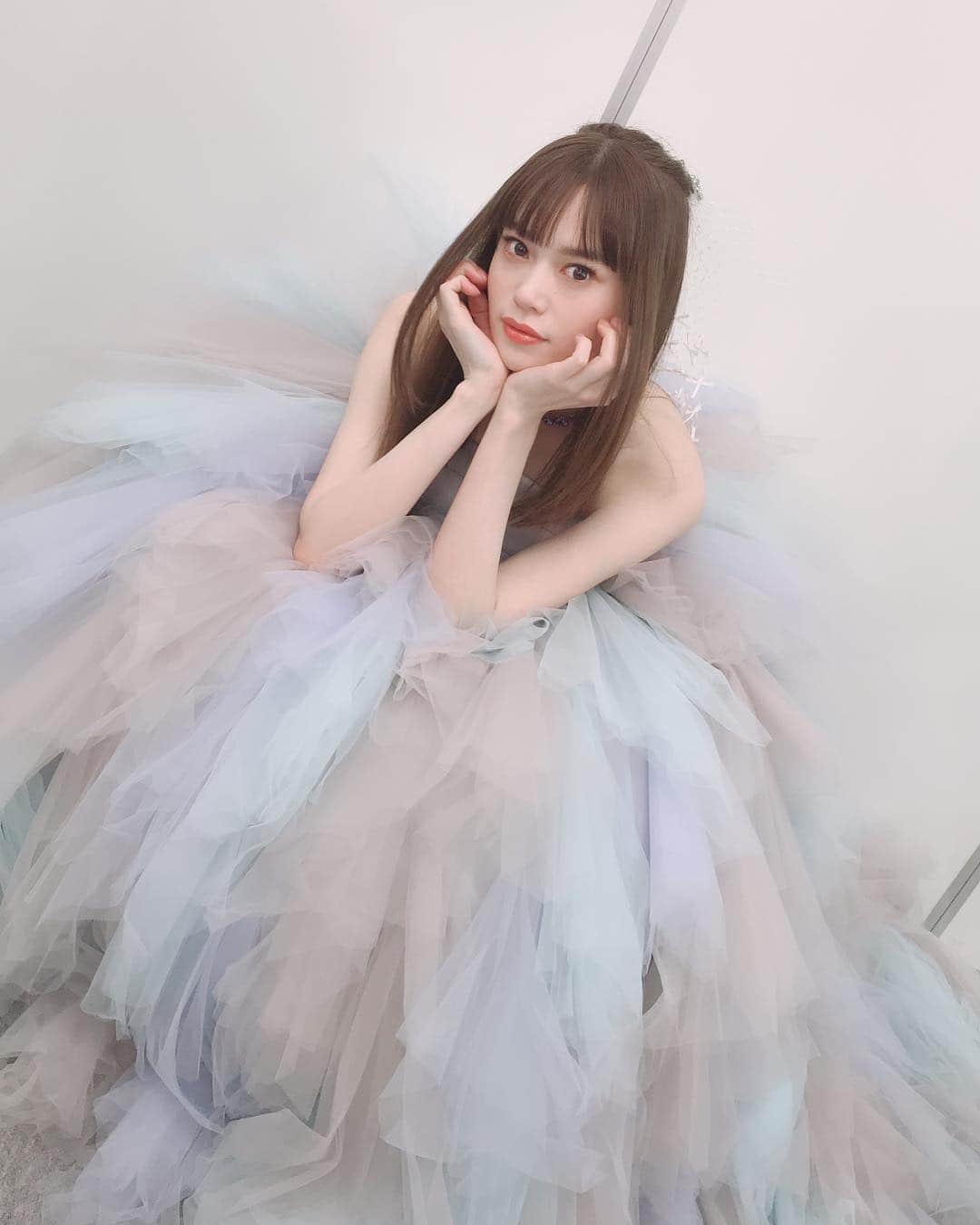 野崎智子さんのインスタグラム写真 - (野崎智子Instagram)「このドレスとっても可愛かった😍右➡︎にスライド #dress #sweetcollection2019  #me #thanks」4月13日 22時12分 - tomoconozaki