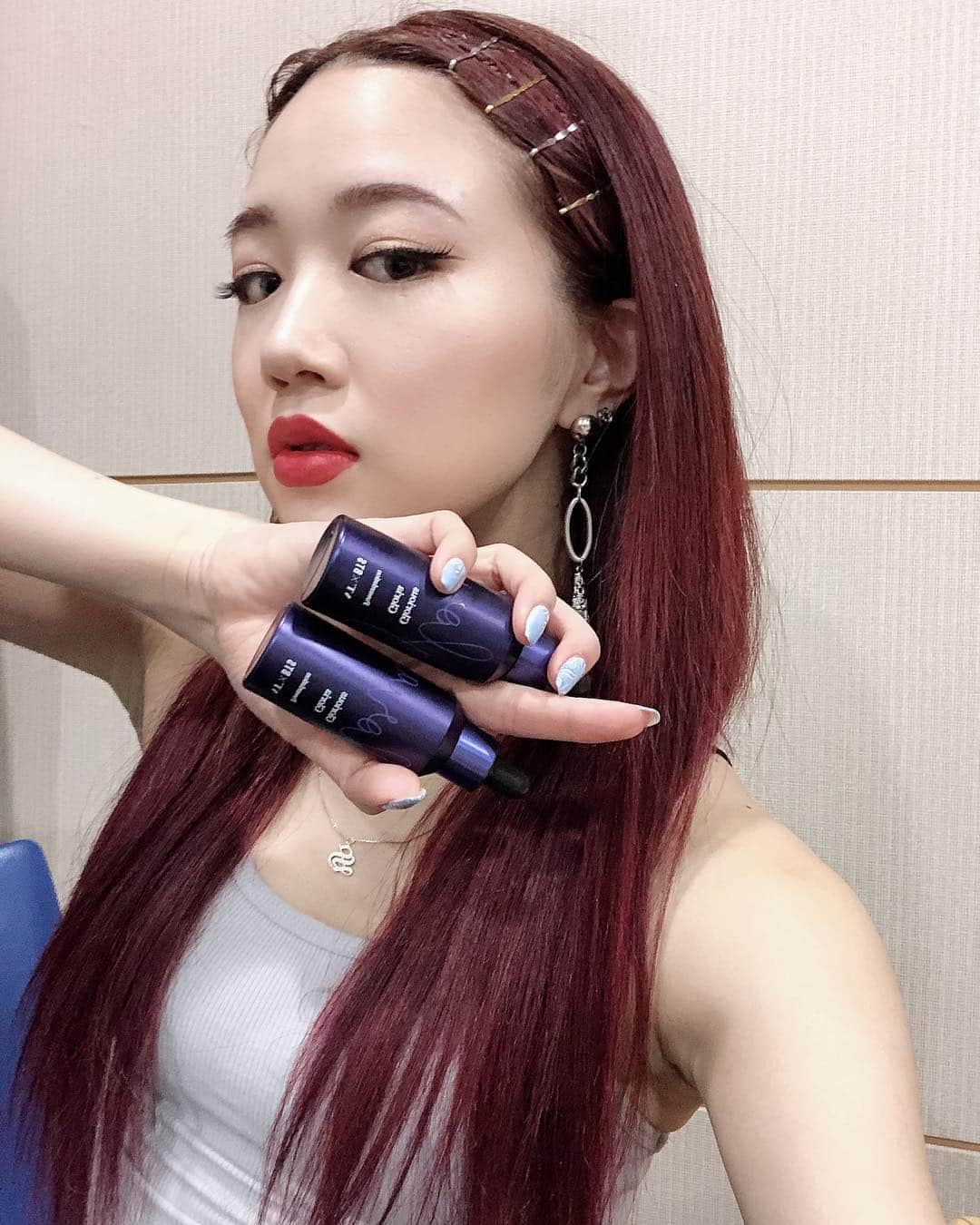 SARAさんのインスタグラム写真 - (SARAInstagram)「VT COSMETIC×BTS ステージメイクはBTSパワーデーションの 01番と05番を愛用中💄 오늘부터 전국돔투어 시작~🔥 스테이지 메이크업을 할때는 BTS파워데이션을 사용하고 있습니당☺️ . . . #vtcosmetic #vt코스메틱 #브이티코스메틱 #bts」4月13日 22時22分 - sara_1128