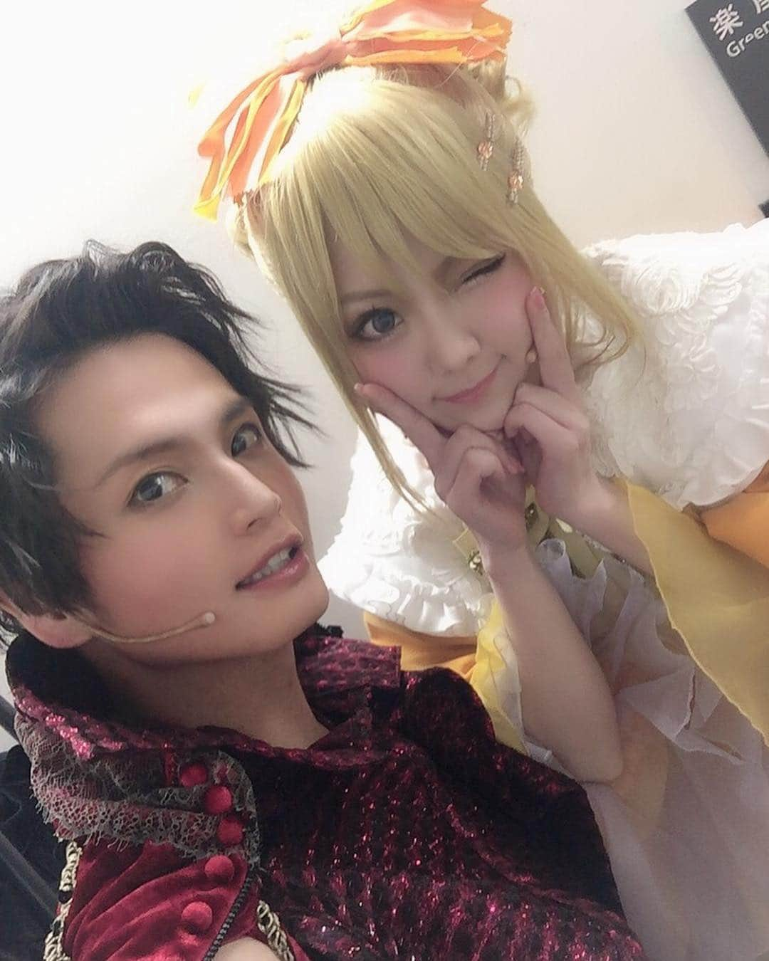 友常勇気さんのインスタグラム写真 - (友常勇気Instagram)「Today's finish‼︎ Thank you for coming today✨ The play comes to a close tomorrow. I'll do my best(๑•̀ㅂ•́)و✧ #悪ノ娘  #本日もご来場 #ありがとうございました  #明日千秋楽 #ベストを尽くす #友常勇気  #田中れいな #星波 #護あさな #リリアンヌ #アレン #ジェルメイヌ #王女 #息子 #娘 そして、 ナゾナゾの正解は… 『矢』でしたー🤗 突き抜けると… 『失』になるのです😳‼️‼️」4月13日 22時15分 - yuki_tomotsune