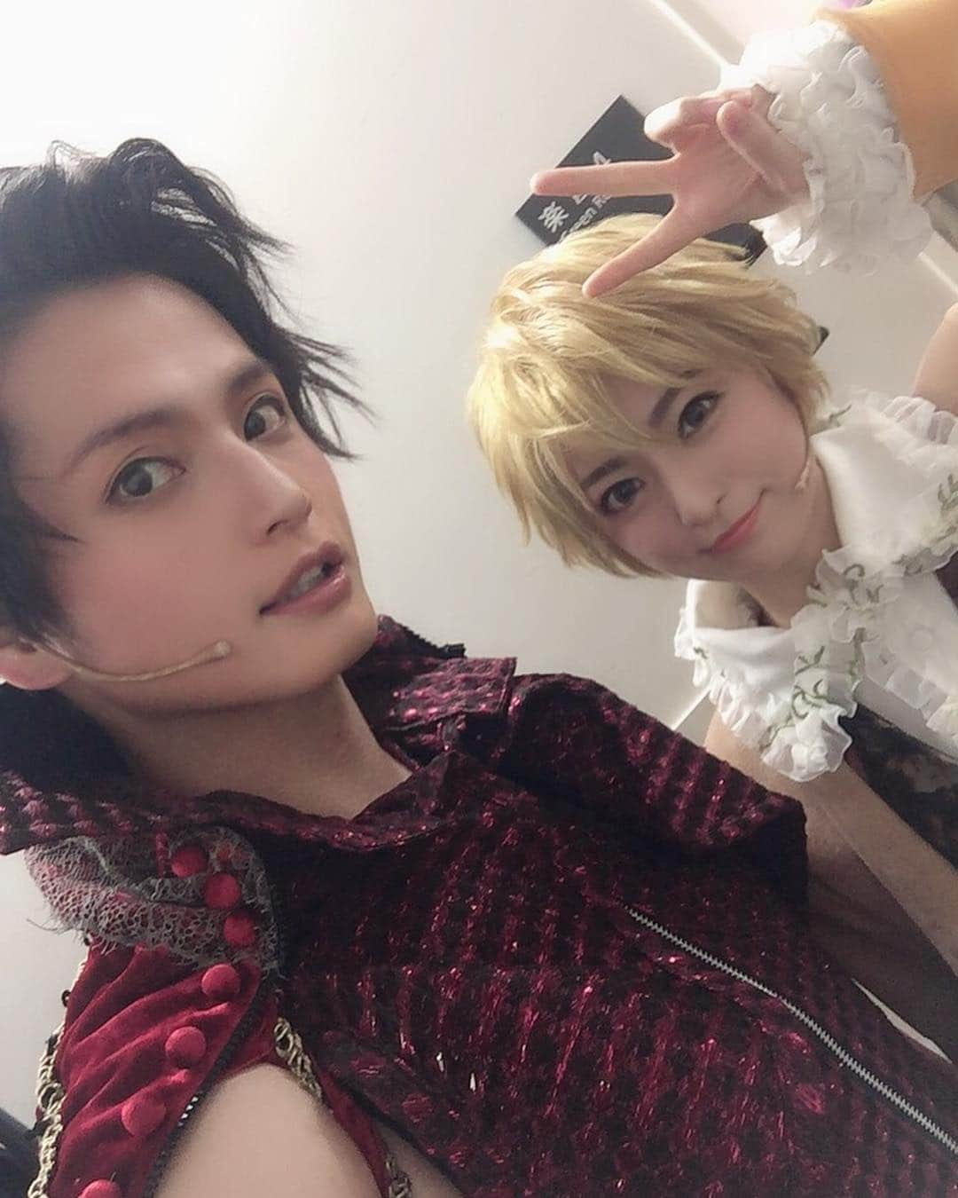 友常勇気さんのインスタグラム写真 - (友常勇気Instagram)「Today's finish‼︎ Thank you for coming today✨ The play comes to a close tomorrow. I'll do my best(๑•̀ㅂ•́)و✧ #悪ノ娘  #本日もご来場 #ありがとうございました  #明日千秋楽 #ベストを尽くす #友常勇気  #田中れいな #星波 #護あさな #リリアンヌ #アレン #ジェルメイヌ #王女 #息子 #娘 そして、 ナゾナゾの正解は… 『矢』でしたー🤗 突き抜けると… 『失』になるのです😳‼️‼️」4月13日 22時15分 - yuki_tomotsune