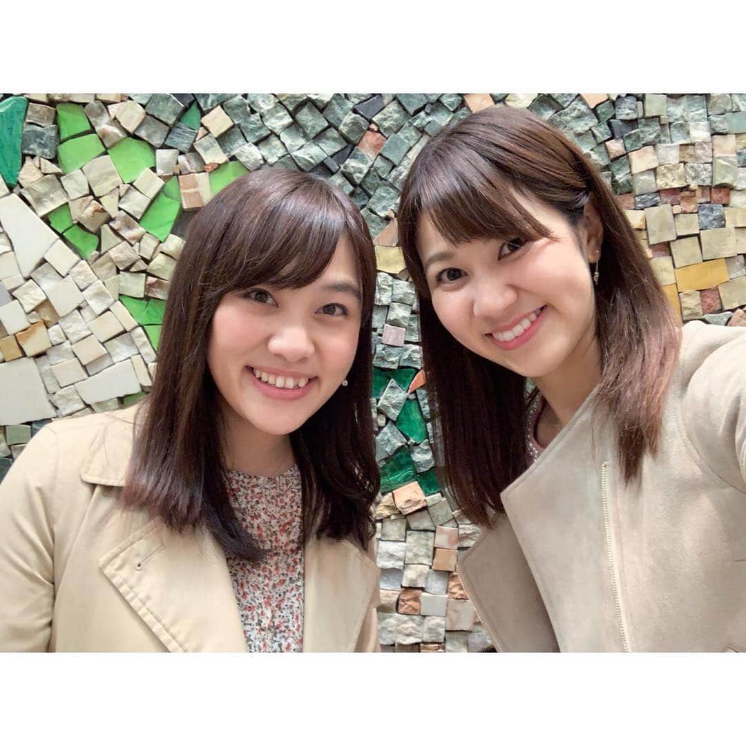 西村志野さんのインスタグラム写真 - (西村志野Instagram)「＊ テレビ埼玉の荒木アナと定例会♡ 荒木ちゃんとの時間は いつもあっという間😊 ＊ 香川の特産品を売っているお店に寄ったら うどんや骨付鳥のほかにも 懐かしいものがたくさん😍 2人で盛り上がりました(*^_^*)✨ ＊ またすぐ会えそうで嬉しいなあ❤️ ＊ #荒木優里 アナ #テレビ埼玉 #定例会  #瀬戸内海放送なかま #ksb #西村志野  #アナウンサー #pancake #cafe #🥞 #香川 #特産品  #1番懐かしかったのは #レアシュガースウィート  #うどん #骨付鳥 #おいり #荒木アナインスタ始めました😊」4月13日 22時16分 - shinonishimura_