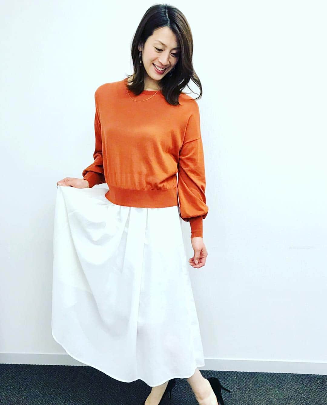 寺川綾さんのインスタグラム写真 - (寺川綾Instagram)「昨日の報道ステーションでの衣装💃白スカートが爽やかで素敵でした✨ #報道ステーション #スポーツ #衣装 #n.o.r.c #ありがとうございました🙏」4月13日 22時17分 - terakawaaya_official