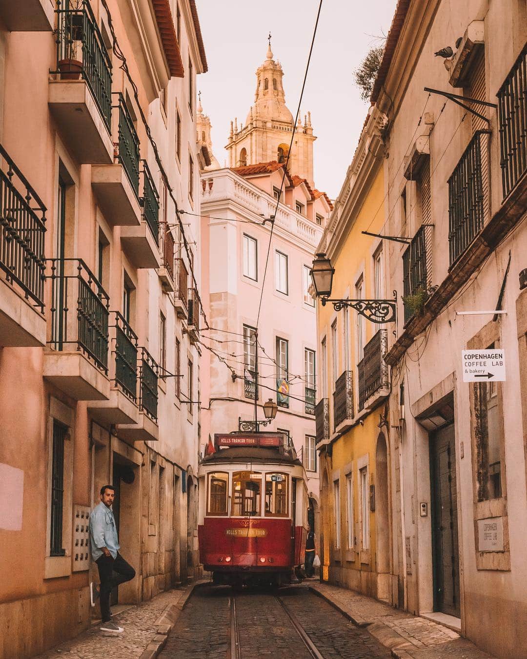Sezgin YILMAZのインスタグラム：「a true lisbon classic..」