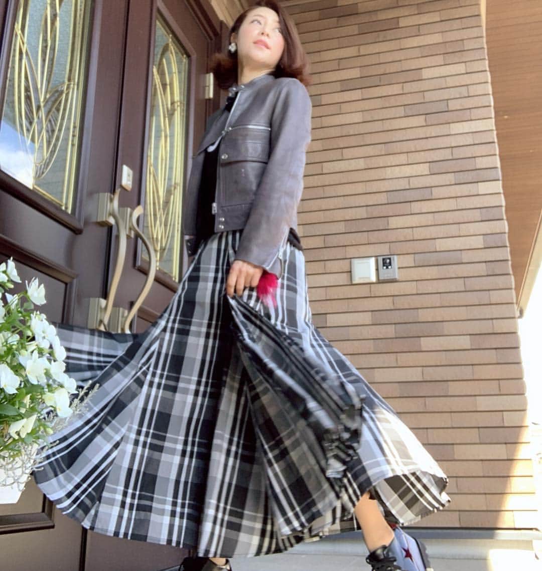 水谷雅子さんのインスタグラム写真 - (水谷雅子Instagram)「#今日のコーデ#ファッション #お気に入りのスカート#フレイアイディー  #frayid  #水谷雅子#水谷雅子beautybook50の私」4月13日 22時32分 - mizutanimasako