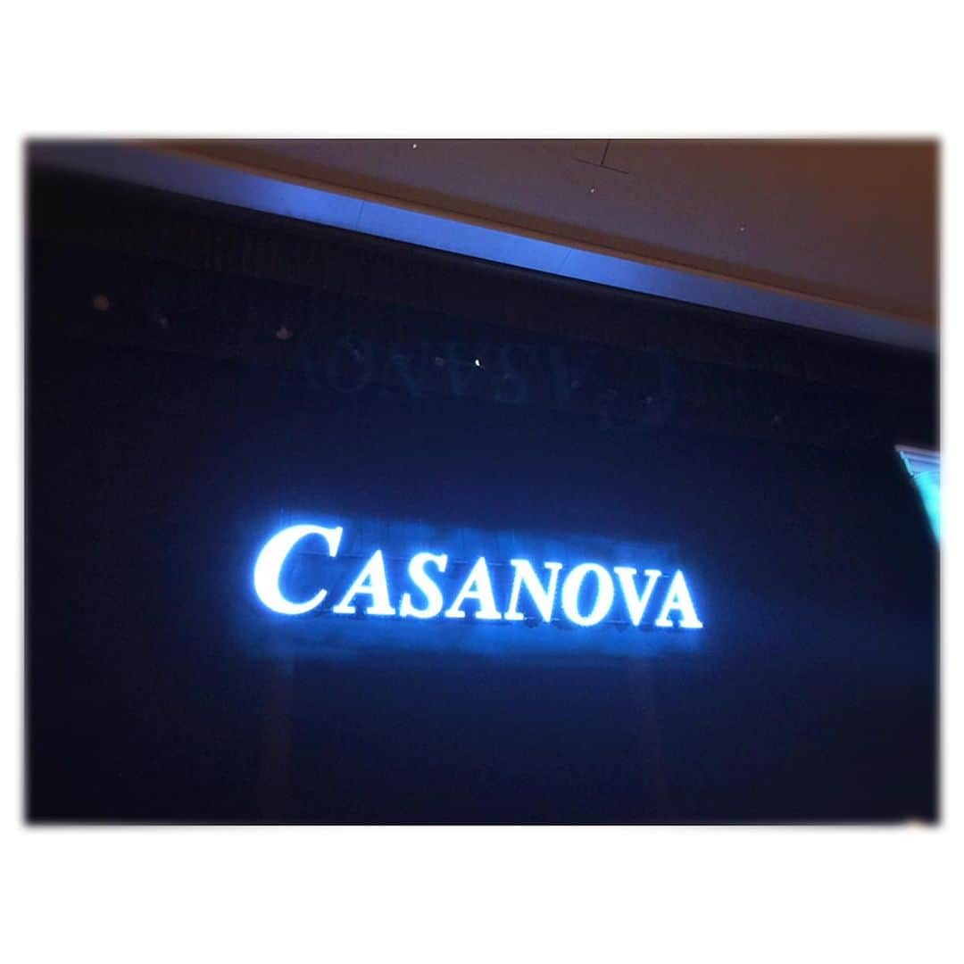 香音有希さんのインスタグラム写真 - (香音有希Instagram)「#花組 #CASANOVA #明日海りお  昨日観劇させていただきました🌸 あー楽しかった‼︎‼︎ 恋と冒険活劇.終始わくわくしながら、そしてさゆみの美しさ格好良さに心底見惚れました... お衣装もどれも素敵で華やか~✨ 仙名さんの自由を求めるベアトリーチェもめちゃくちゃ素敵だったしれいちゃんは最高に笑わせて頂いたしちなつちゃんの美声よ(//∇//)✨ 勝手に大好きなべーちゃんの可愛さを目に焼き付け..(´；Д；`) 卒業の日が近づくさゆちゃん。日に日に更に透き通るように美しくなってゆく.. 願わくばいつまでも男役の姿をずっとみていたいと思ってしまったりもしますが😭💦💦 卒業の日まで進化し続ける明日海りおを応援するぞーっ！！！ みき#白華れみ と(*´꒳`*)」4月13日 22時34分 - kaonyuki_yukako