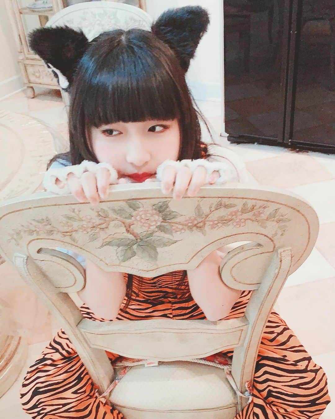 りりりのインスタグラム：「やっぱ踊りながら笑いすぎてる🤣🤣 ・ ・ #animaる  #動画見てね #YouTubeは明日 #りりり #あおい #りりりとあおい」