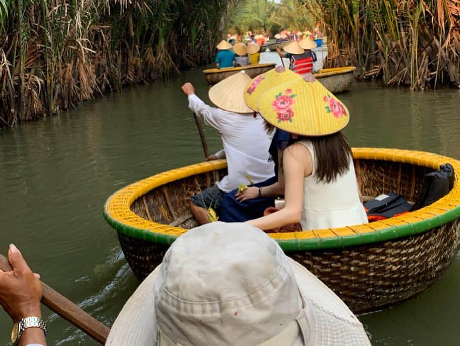 野澤美仁さんのインスタグラム写真 - (野澤美仁Instagram)「乗ってみたかったココナッツボート😂#coconutboat #river#rivercruise #jungle#hoian #vietnam#vietnamcoffee #danang#travel#travelphotography #ココナッツボート #hoian #ダナン#クルージング#ホイアン#ベトナム#旅#旅行#funny」4月13日 22時38分 - misatonozawa0625