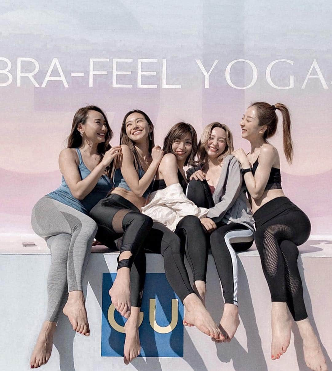 神林真里さんのインスタグラム写真 - (神林真里Instagram)「@gu_global BRA-FEEL YOGA 🧘‍♀️☀️﻿﻿ ﻿﻿ ﻿﻿ 今日はお天気最高でしたね！﻿﻿ ﻿﻿ みんなで #ブラフィール を着て﻿﻿ 太陽をたっぷり浴びながら #ヨガ してきたよ~~﻿﻿ ﻿﻿ SHIHOさんの #ヨガレッスン とっても癒されました😌💓💓﻿﻿ ﻿﻿ ﻿﻿ ﻿﻿ ﻿﻿ ブラフィールは着け心地めちゃ良くて動いてもズレないの。﻿﻿ ﻿﻿ アンダーのゴムの締めつけが全く気にならないから、﻿﻿ おもいっきり深呼吸できてとっても快適でした✌️✌️﻿﻿ ﻿﻿ ﻿﻿ 4/15発売だよ✔️﻿﻿ ﻿﻿ ﻿﻿ ﻿﻿ ﻿ ﻿﻿ ﻿﻿なんか、、、﻿ 胃が出てる??（´-`）﻿ナニコレ ﻿ ﻿﻿ ﻿﻿ ﻿﻿ ﻿﻿ ﻿﻿ ﻿﻿ ﻿﻿ ﻿﻿ ﻿﻿ ﻿﻿ ﻿﻿ ﻿﻿ ﻿﻿ ﻿﻿ #ブラフィール #ブラフィールヨガ #gu #gupr #スポブラ #カップ付きインナー #リラックス #ルームウェア #趣味 #自分磨き #トレーニングウエア #お台場 #休日の過ごし方 #yoga #instayoga #maripo_fitness」4月13日 22時41分 - maripo_jp