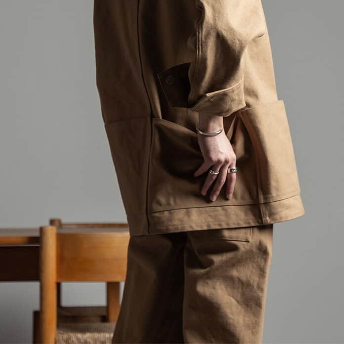 のインスタグラム：「. MARKAWARE "ORGANIC COTTON CANVAS FARMERS JACKET" "ORGANIC COTTON CANVAS OVERLANDER PANTS" #naturalbrown #browncotton  #browncottoncanvas #sustainablefashion #markaware  @markaware_marka_official」