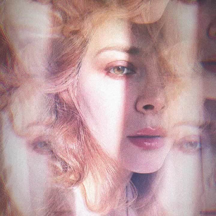 エレナ・サチンのインスタグラム：「Instagram, why do I keep forgetting you exist and coming back to feed the beast?」