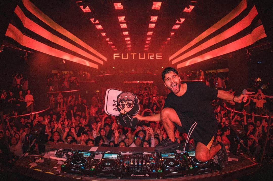 R3habさんのインスタグラム写真 - (R3habInstagram)「Nanjing that was insane my first time here and it was 🔥🔥⁣ ⁣ Up next Chengdu and Nanning 🇨🇳🇨🇳」4月13日 22時55分 - r3hab