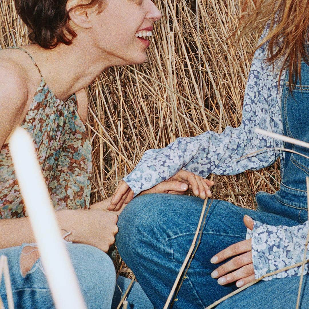 ステラ・マッカートニーさんのインスタグラム写真 - (ステラ・マッカートニーInstagram)「Discover reimagined Stella denim in-store and online now, captured in our latest #StellaBy series by @JosephineLochen. ⁣ ⁣⁣ #StellaMcCartney」4月13日 22時56分 - stellamccartney