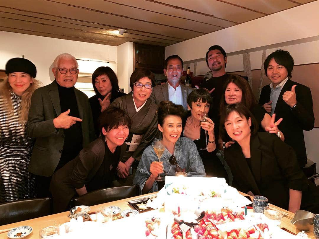 萬田久子さんのインスタグラム写真 - (萬田久子Instagram)「平成最後のお誕生祭‼️ #birthdayparty #中目黒 #寿司たかみつ #鮪 #4月13日 #萬田久子」4月13日 23時00分 - hisako.manda_official