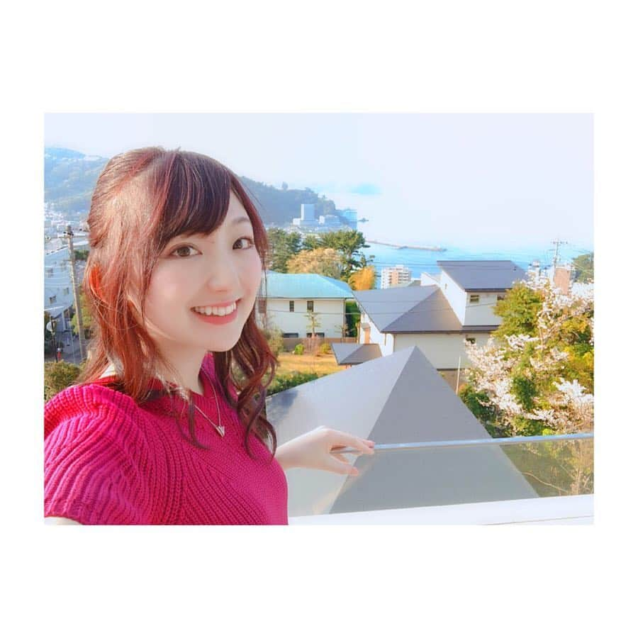 尻無浜冴美さんのインスタグラム写真 - (尻無浜冴美Instagram)「ちょうど一週間前は熱海旅行だったのか〜☺️♨️﻿ 温泉に美味しいごはんに美しい景色！！！﻿ ﻿ 朝風呂もしたし、欲張って温泉には4回入っちゃったよ♪笑﻿ 新鮮な地魚の刺身とお酒、最高でした😍😍﻿ ﻿ ﻿ #熱海 #atami  #熱海旅行 ﻿ #温泉 #温泉旅行 #spa #hotsprings #trip #travel  #熱海グルメ  #熱海駅前  #趣味垢さんと繋がりたい  #家族旅行  #グルメ #グルメ好きな人と繋がりたい ﻿ ﻿」4月13日 23時01分 - saemi_shinahama