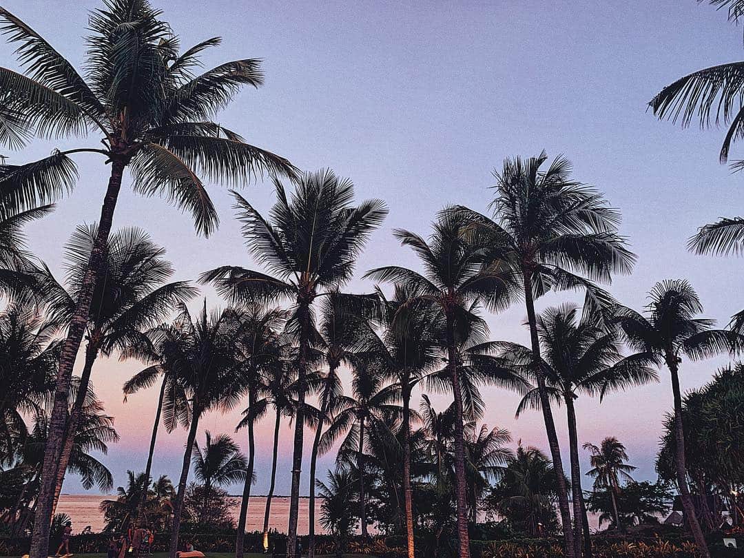 小原優花さんのインスタグラム写真 - (小原優花Instagram)「Pink and blue gradient sky⛱💕💙 ・ ・ #beach #sunsettime #trip #resort #癒し」4月13日 23時14分 - yunkoro519